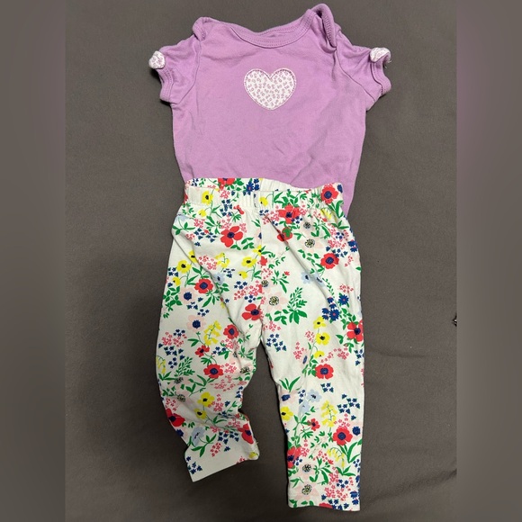 3-6 Month Old Baby Capsule Clothing Set - Picture 7 of 11